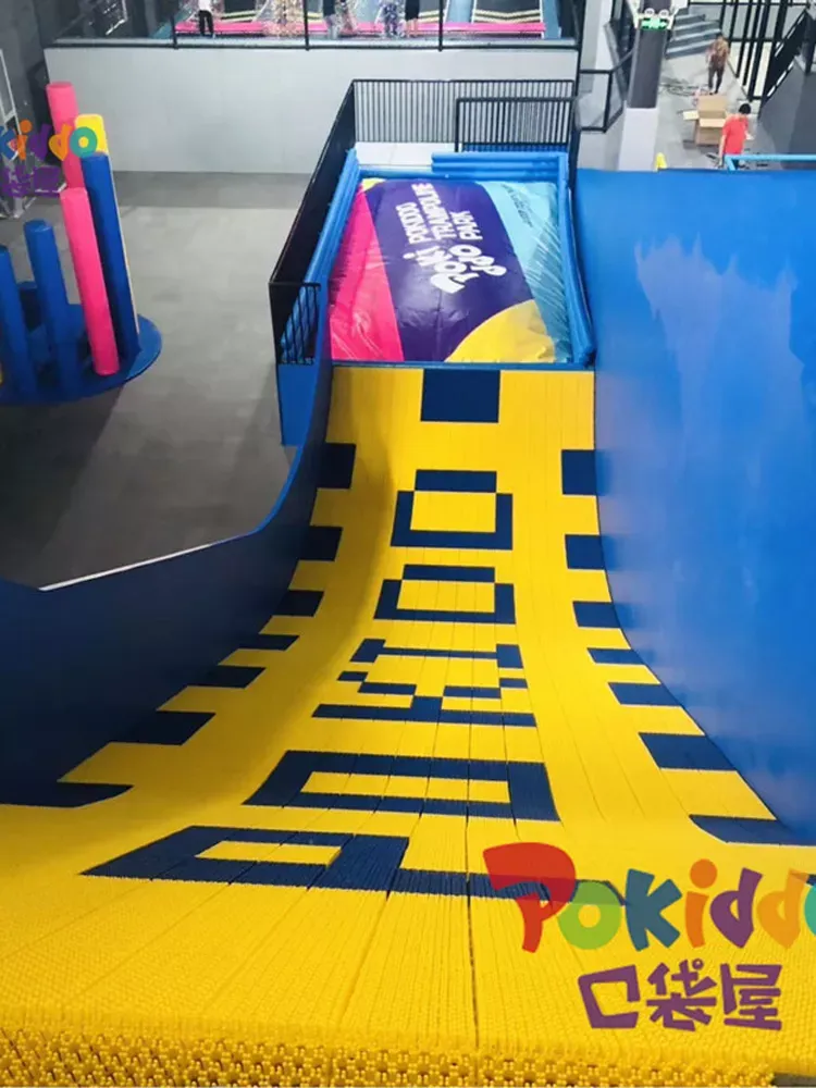 旱雪滑梯产品案例实拍图3