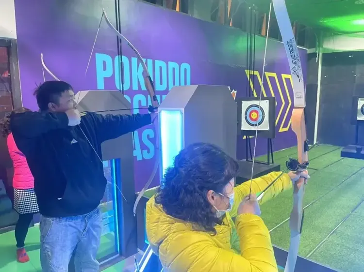 运动馆互动射箭.jpg