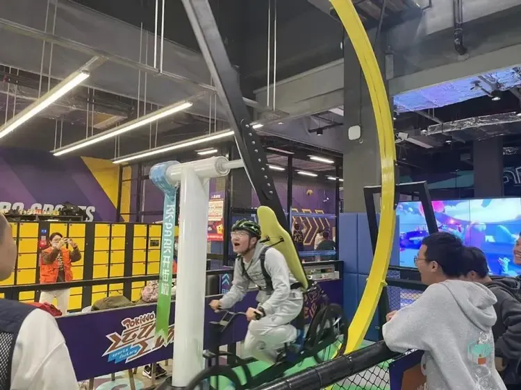 运动馆360°自行车.jpg