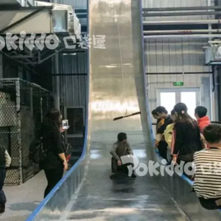 U型牵引滑梯